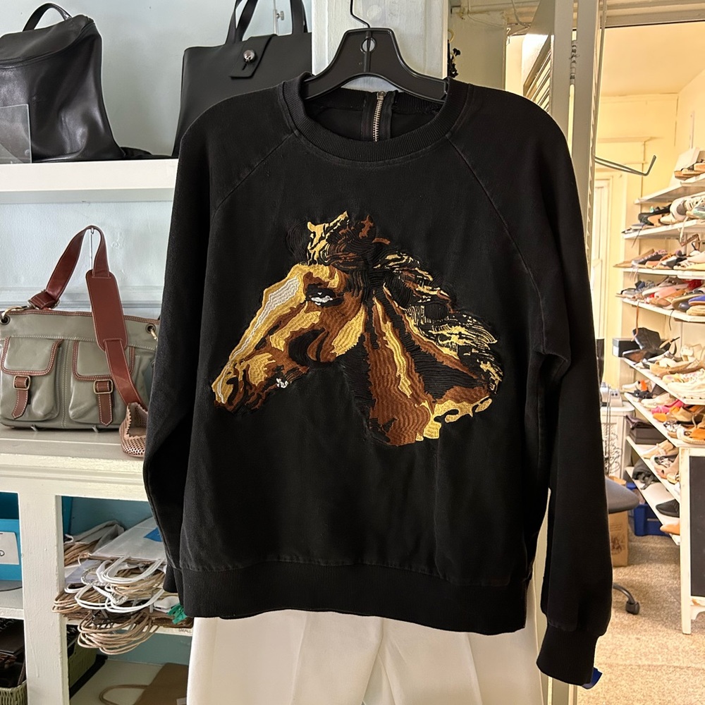 RARE sz S/M Women’s back zip black horse embroidered sweatshirt
